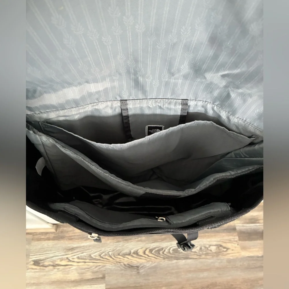 The North Face Classic Black Messenger Bag